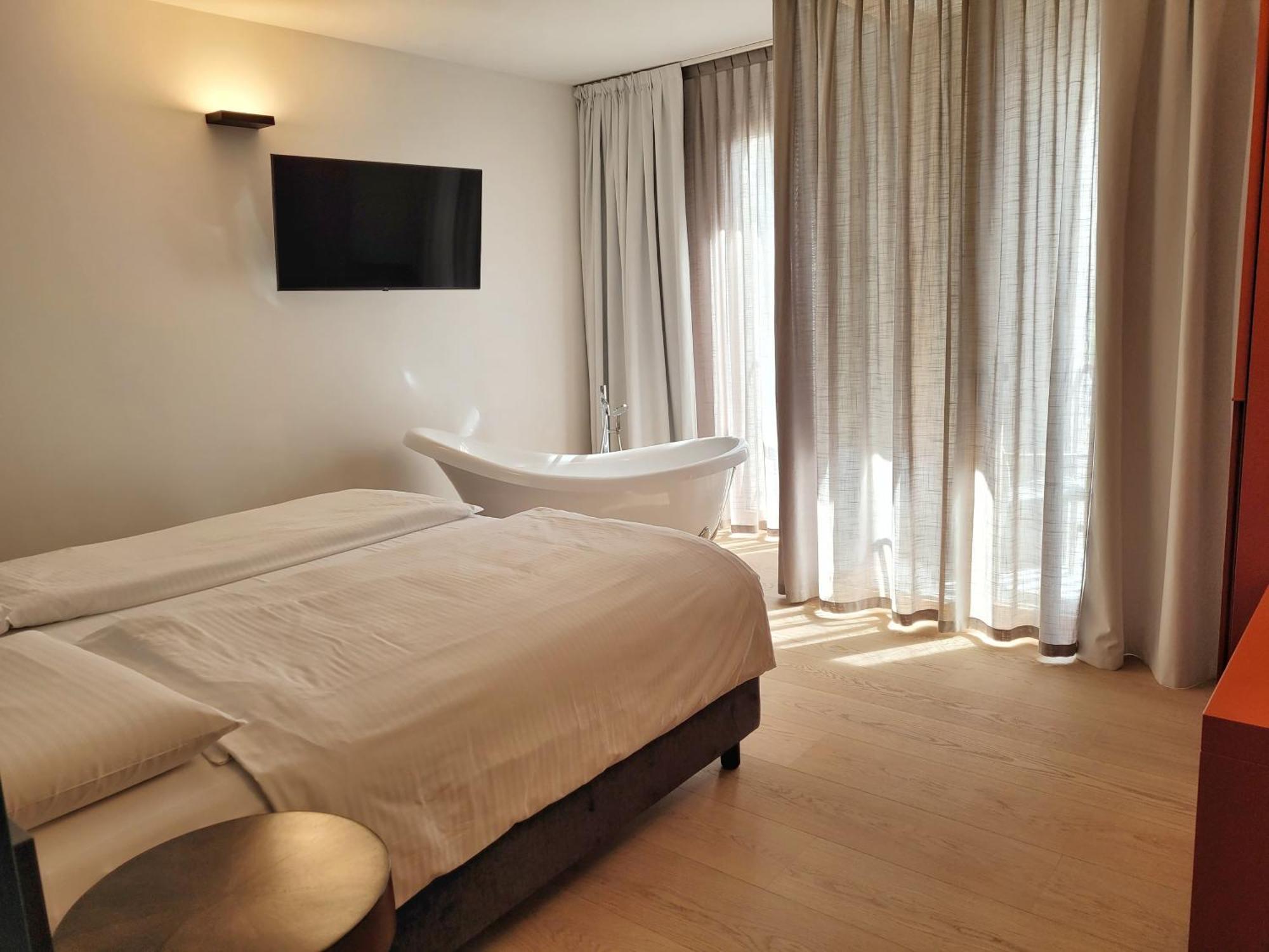Locanda Restel De Fer Riva del Garda Luaran gambar